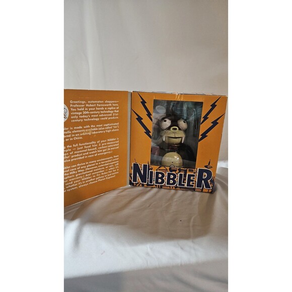 Futurama Nibbler Wind UP Action Figure Vintage - NEW IN BOX - Picture 6 of 11